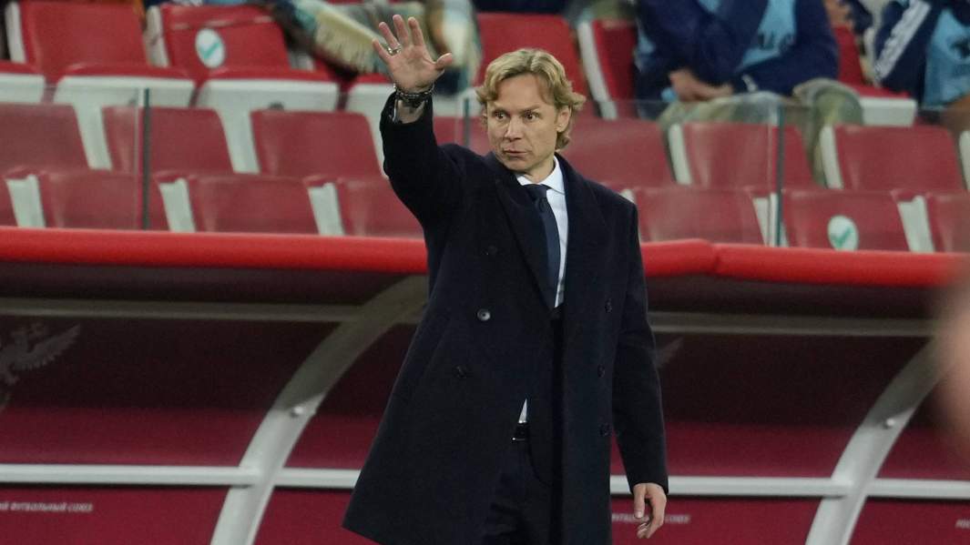 Главный тренер сборной России Валерий Карпин