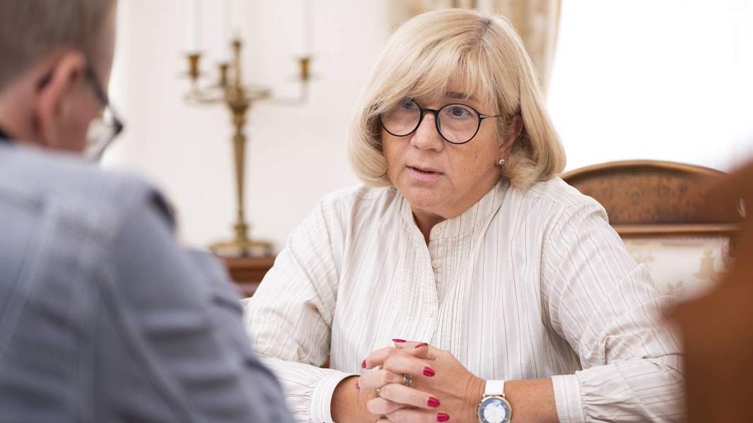 Куратор выставки «Франция и Россия. Десять веков вместе», заведующая сектором тканей Музеев Московского Кремля Светлана Амелёхина