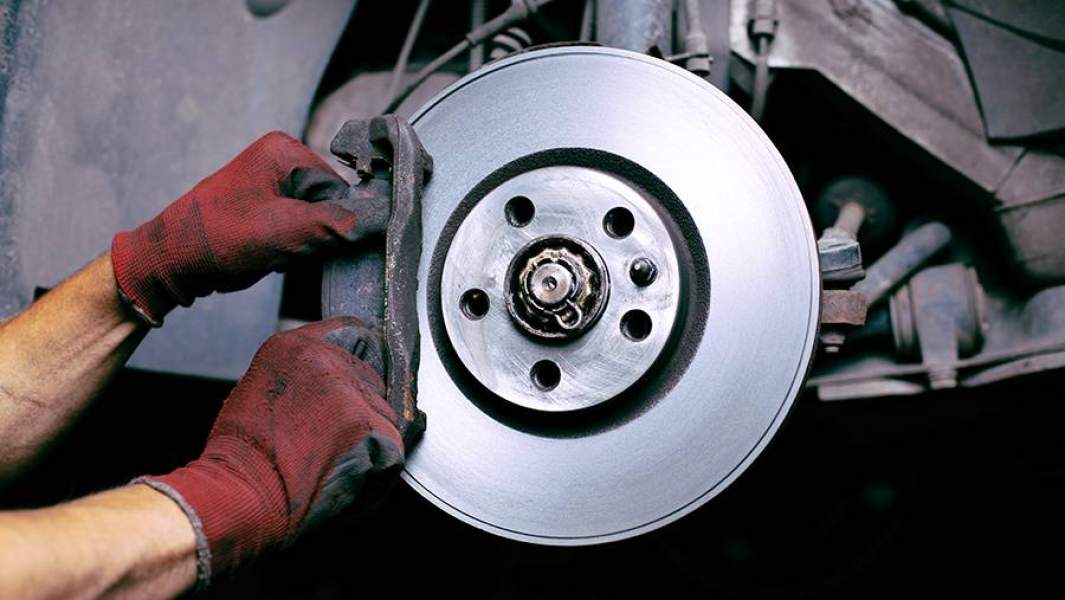 Замена тормозных колодок в автосервисе