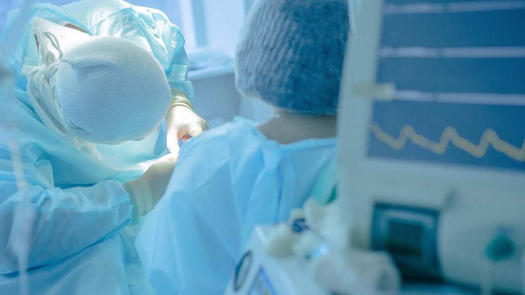 Мифы о пластической хирургии разрушены хирургом, прославляющим истину