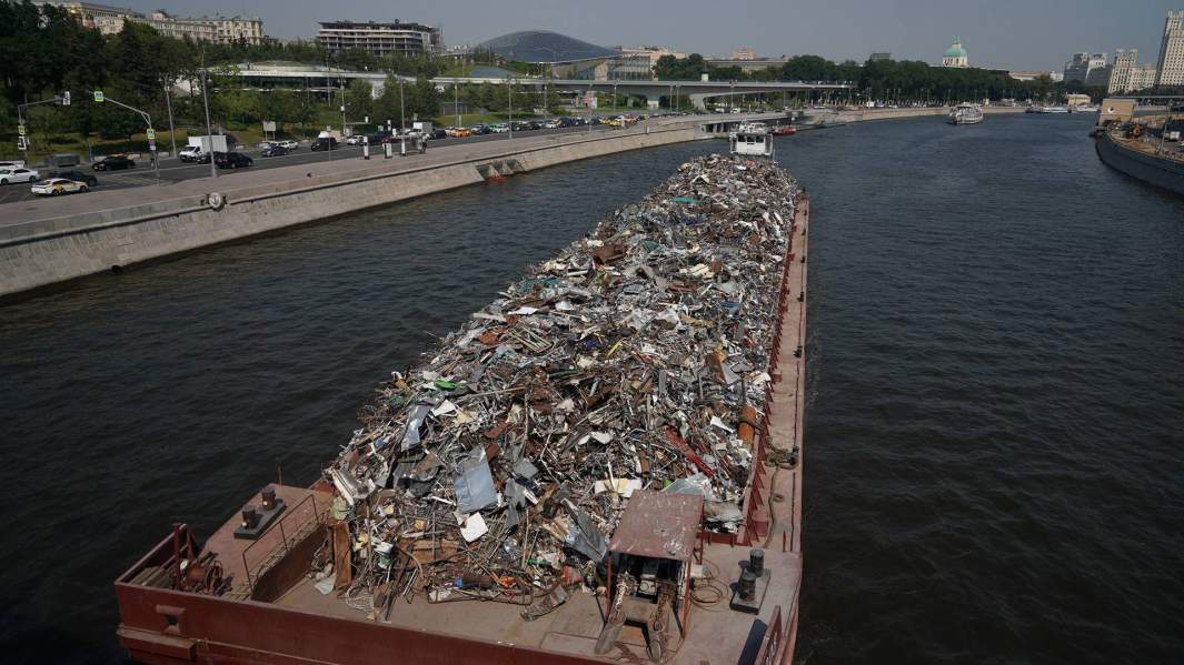 баржа с отходами