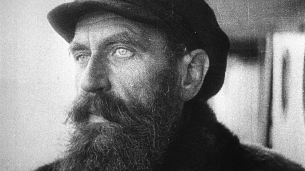 Отто Юльевич Шмидт (1891-1956) - исследователь Севера, руководитель арктической экспедиции на ледоколе «Челюскин». Кадр кинохроники, 1933 год