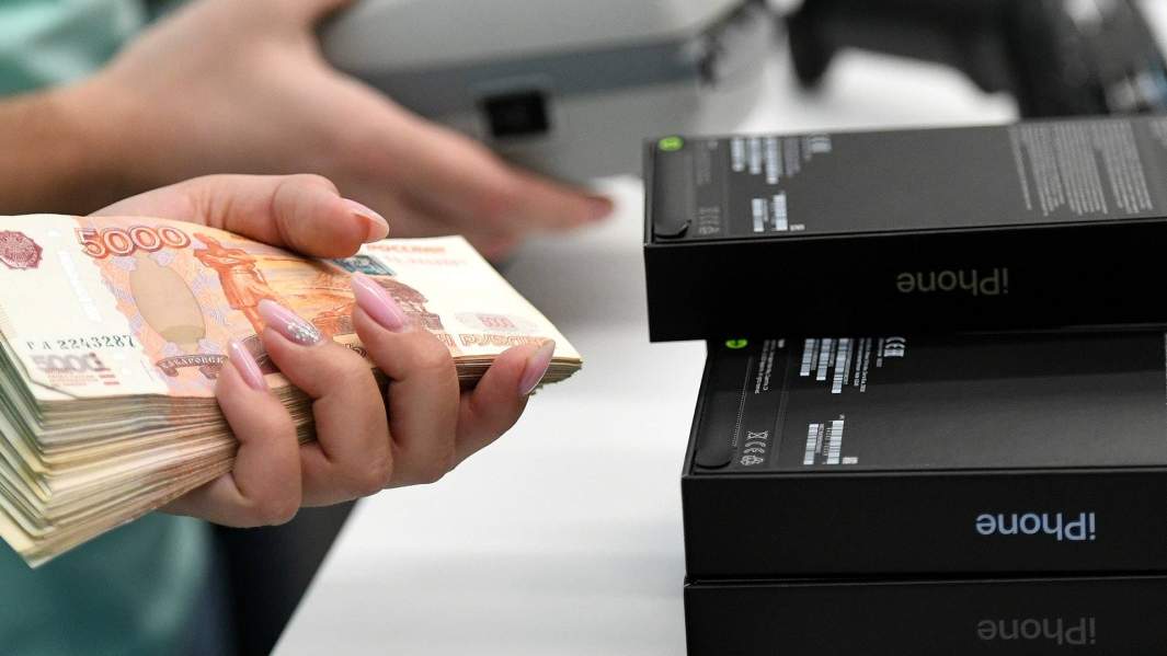 Голубой с огоньком: спрос на новый iPhone вдвое превысил прошлогодний