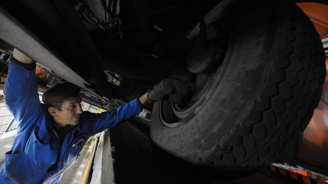 Карточке конец: кому надо ехать на техосмотр с 1 октября