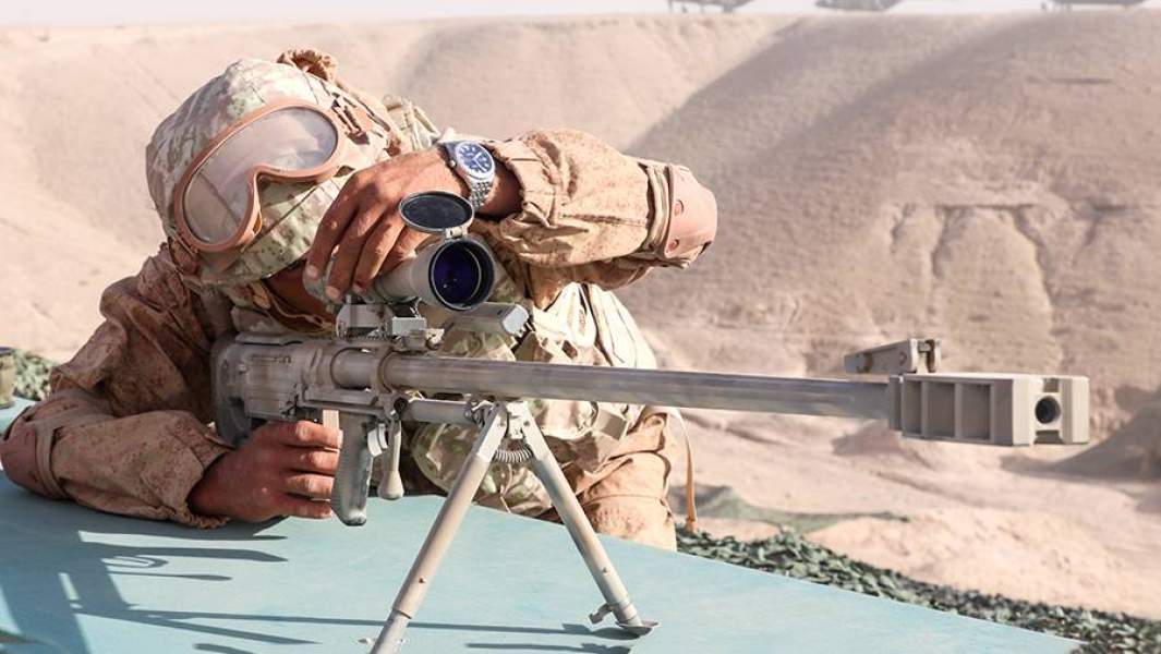Российский военнослужащий со снайперской винтовкой АСВК-М во время совместных учений России, Таджикистана и Узбекистана на полигоне Харб-Майдон в 20 км от границы с Афганистаном