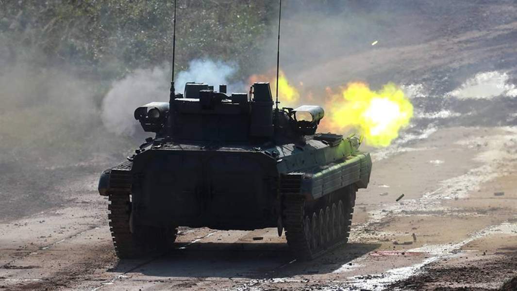 Боевая машина пехоты БМП-2М во время динамического показа в рамках Армейских международных игр–2021 на полигоне Алабино