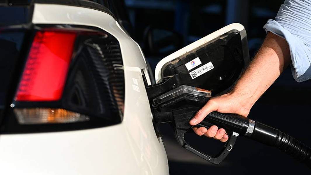 заправка автомобиля