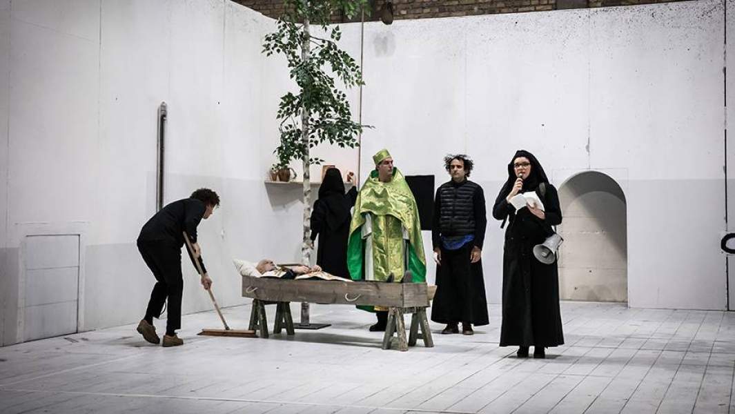 Сцена из спектакля «Братья Карамазовы»