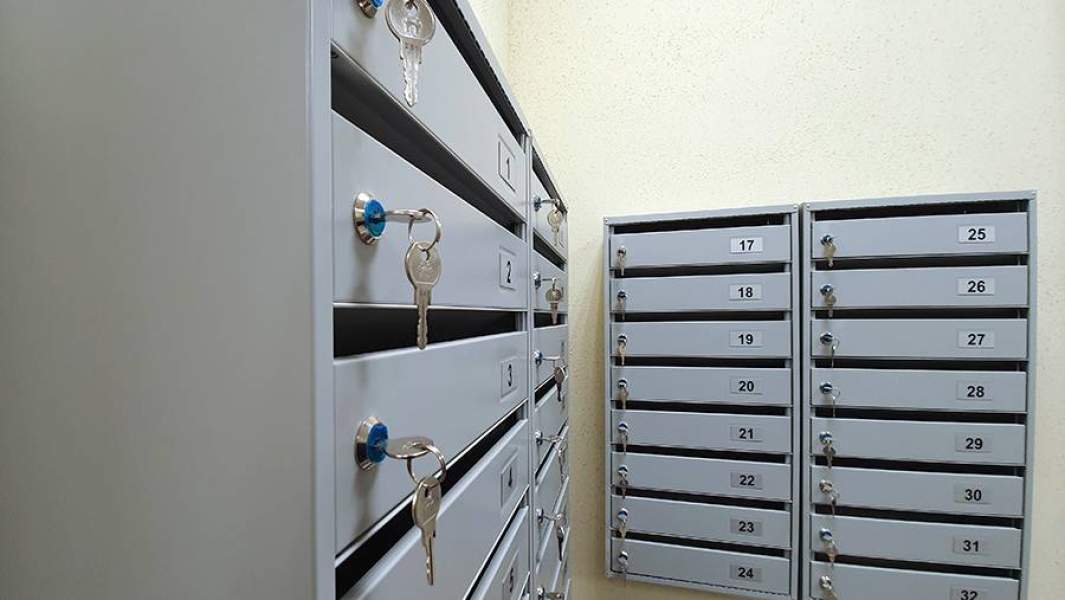 Почтовые ящики в многоэтажном жилом доме