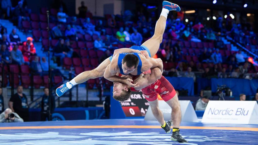 Роман Власов в бою против Дмитрия Пушкова