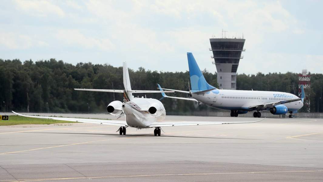 Самолеты на ВВП аэропорта