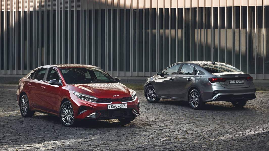 Габариты Kia Cerato не изменились: 4640×1800×1450 мм, колесная база — 2700 мм. Клиренс — 150 мм