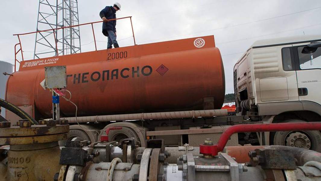 Приемка топлива с бензовоза