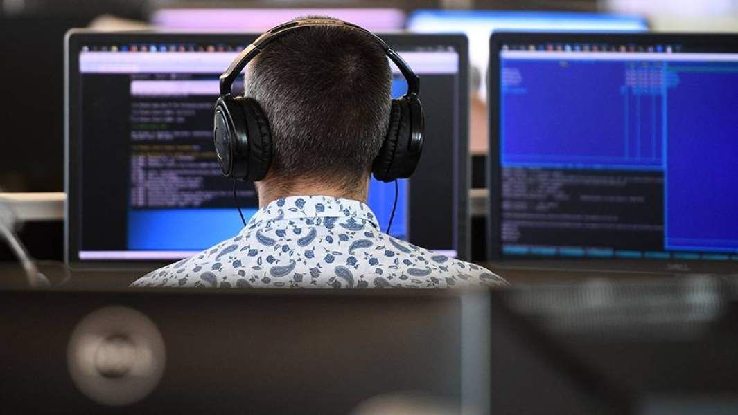 программист