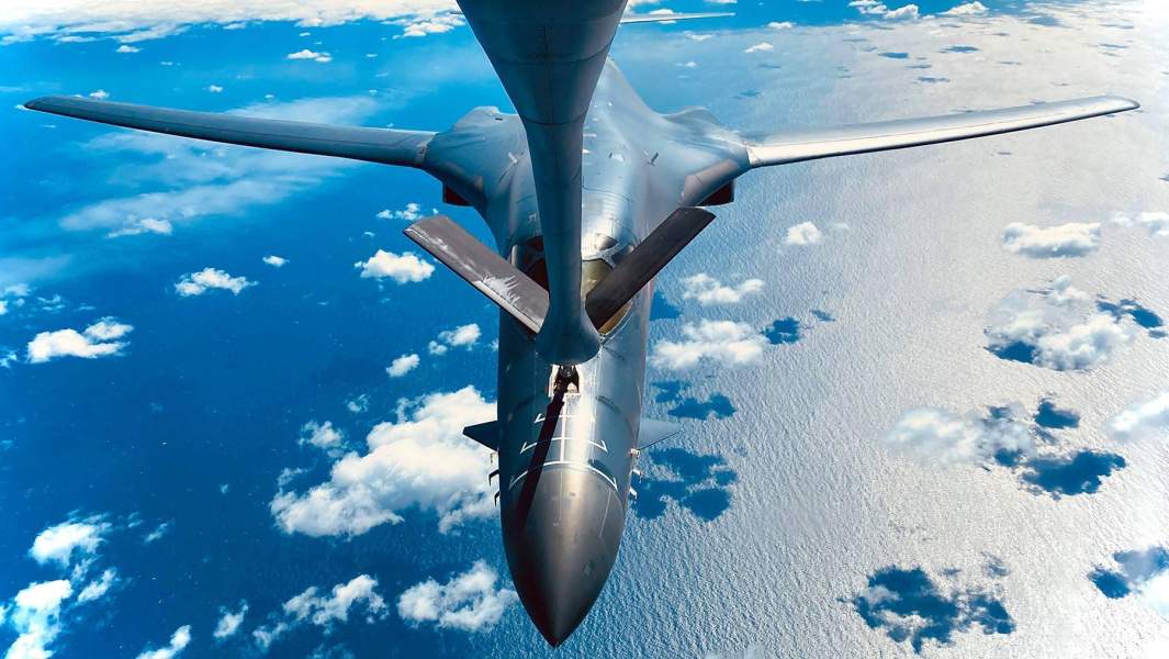 Стратегичесчкий бомбардировщик B-1B Lancer