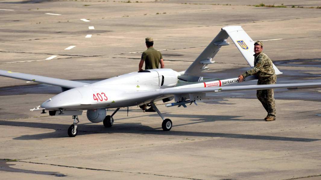 Турецкий боевой беспилотный аппарат Bayraktar