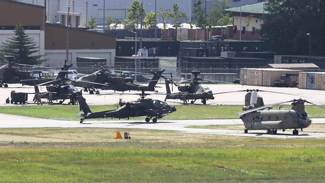 Вертолеты ВВС США на авиабазе в Южной Корее. 9 августа 2021 года