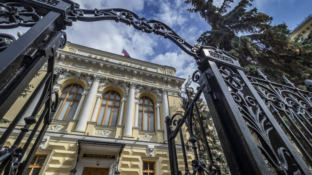 Легкости перевода: банки запускают перечисления за рубеж по номеру телефона