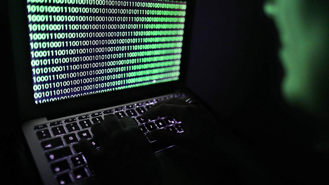 Троянский код: в "ЛК" рассказали о тайных знаках хакеров внутри вирусов