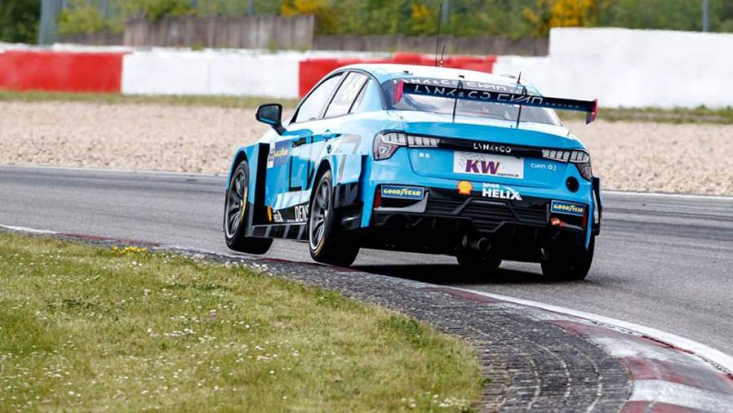 FIA World Touring Car Race