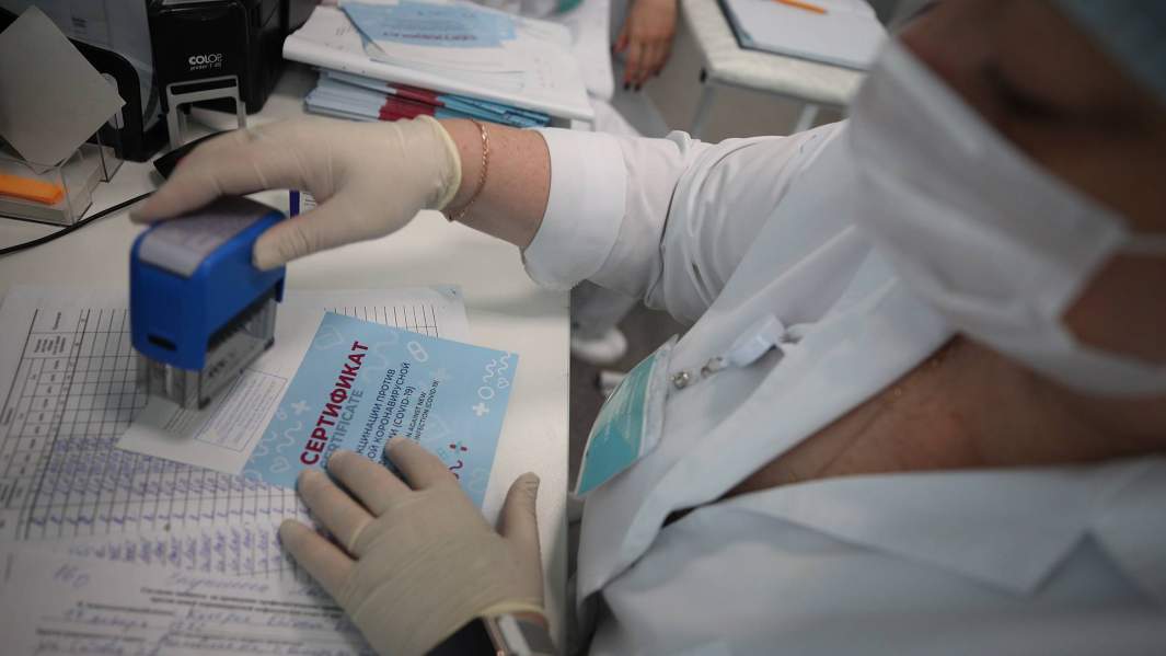 От 12 и старше: в РФ зарегистрировали первую вакцину для детей