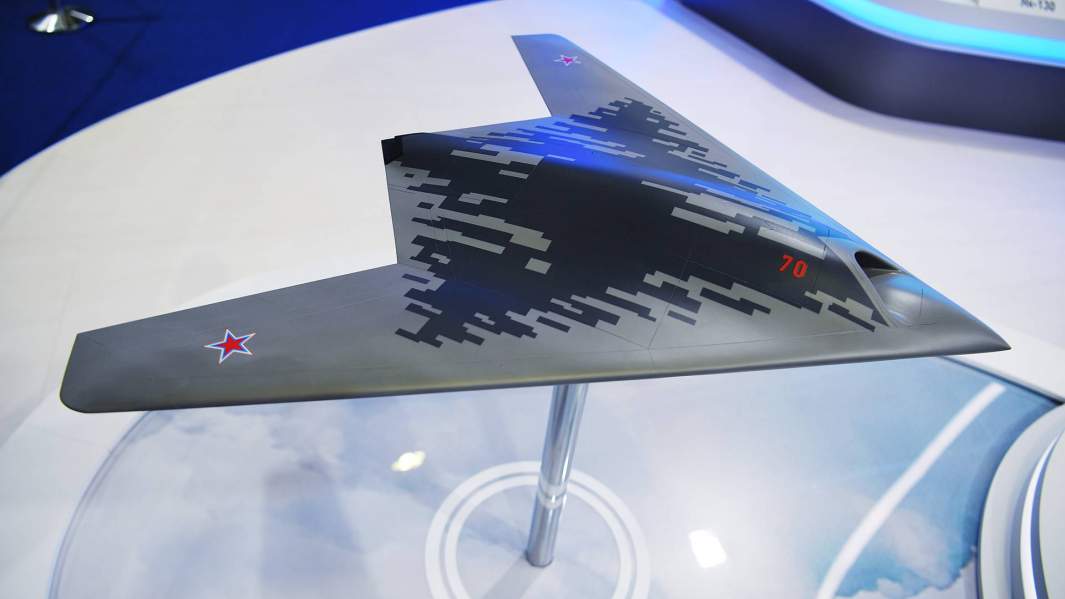 Макет беспилотного летательного аппарата  "Охотник"