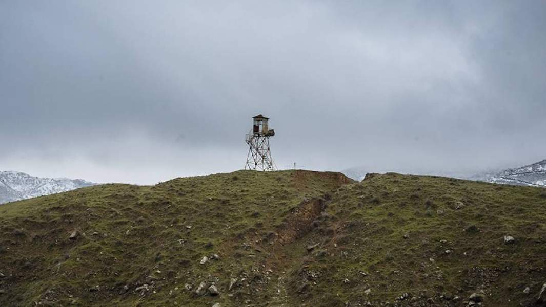 граничная вышка на территории Ирана. Вид с Джебраильского района Азербайджана