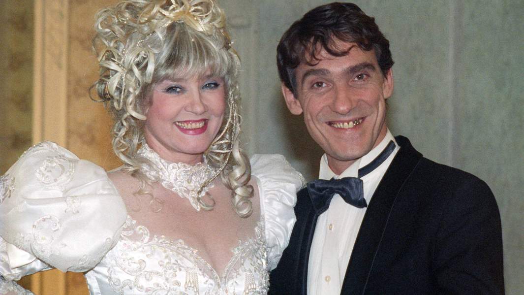 Актеры Вера Алентова и Валерий Гаркалин на съемках комедии «Ширли-мырли» режиссера Владимира Меньшова