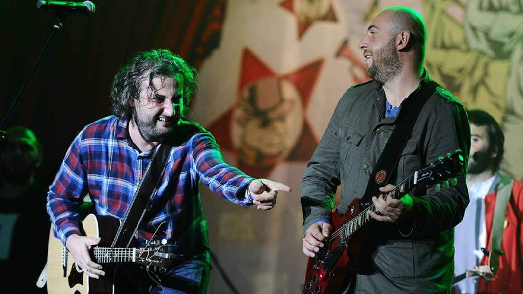 Группа «Мгзавреби» Гиги Дедаламазишвили и Бежо Амиранашвили (слева направо)  на VIII международном музыкальном фестивале «Дикая мята»