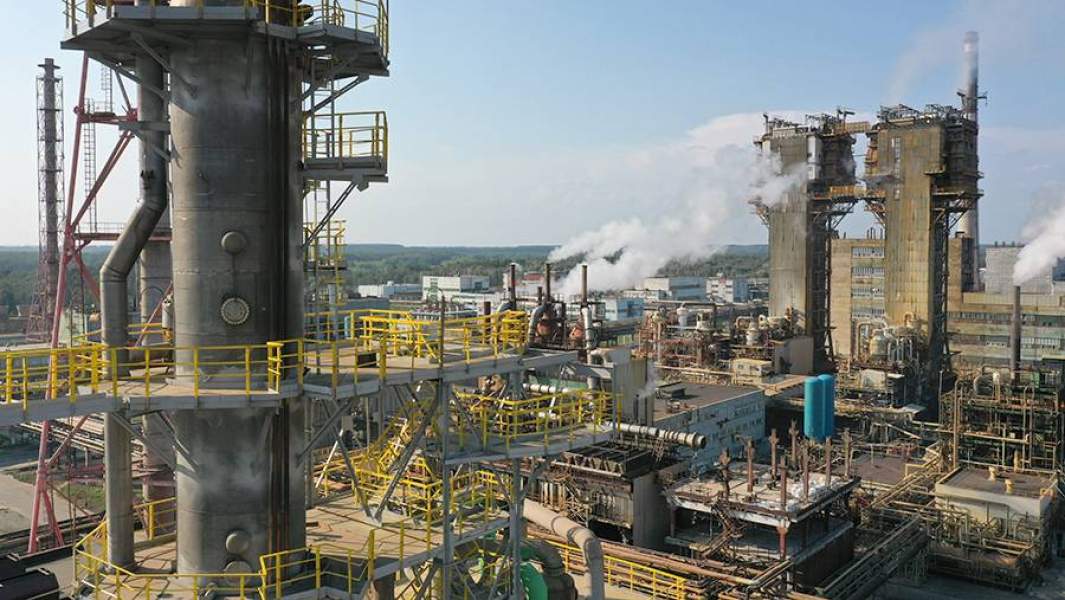 На территории одного из химических комбинатов