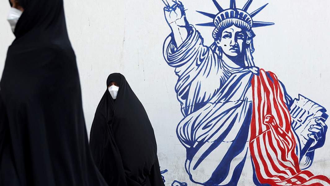Граффити с изображением статуи свободы в Тегеране