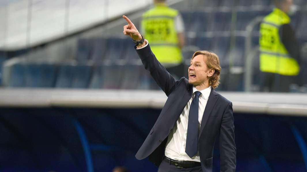 Главный тренер сборной России Валерий Карпин