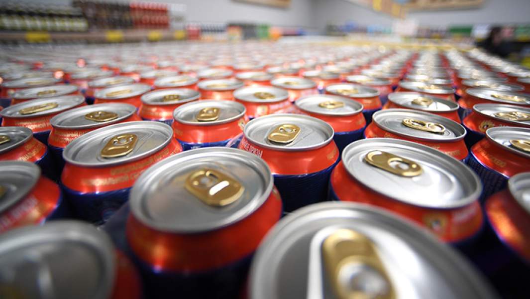 банки пиво напитки