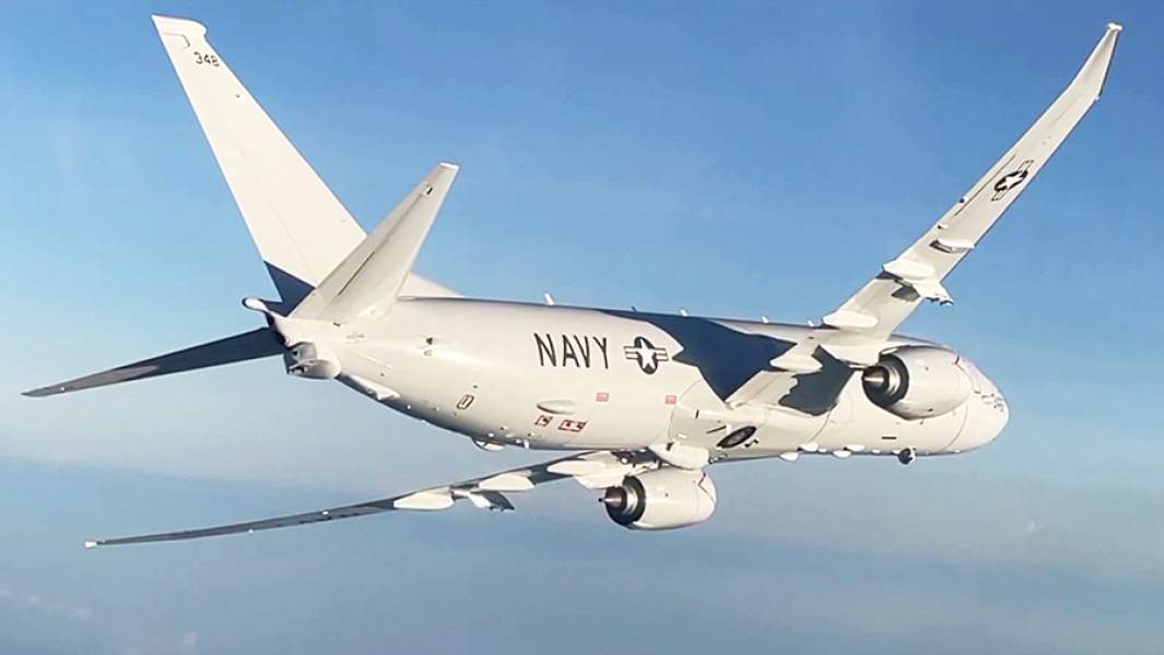 Самолет Boeing P-8 Poseidon ВМС США над Черным морем