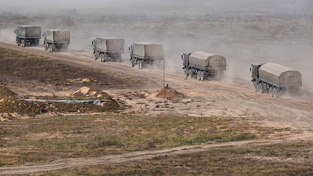 Колонна техники во время совместных стратегических учений «Запад-2021» вооруженных сил России и Белоруссии