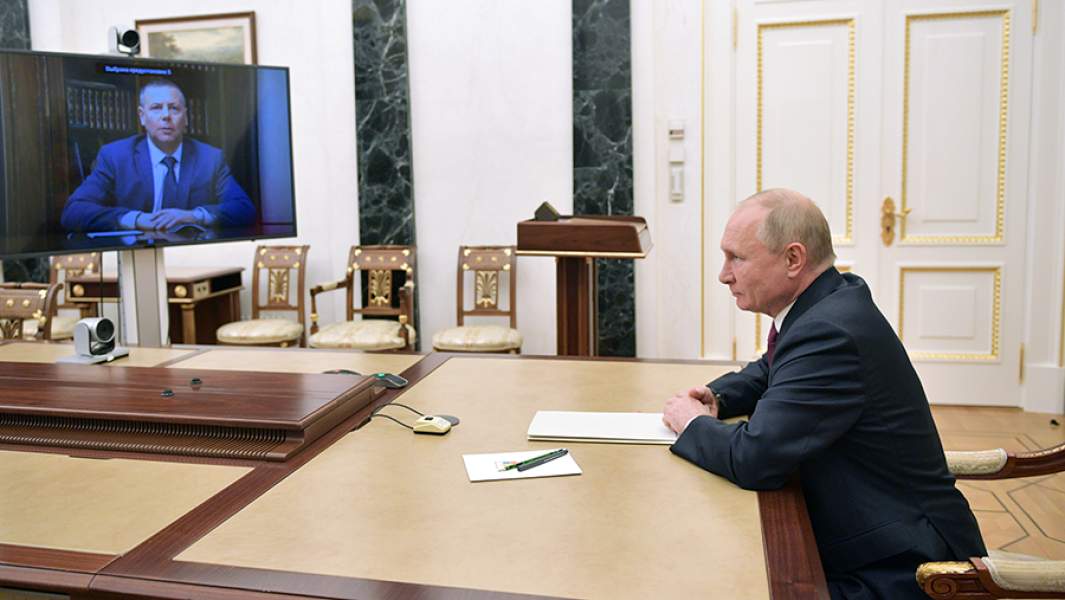 Владимир Путин на встрече в режиме видеоконференции с Михаилом Евраевым