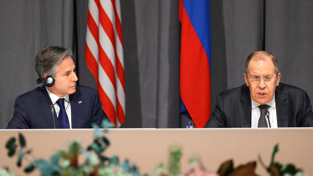 Министр иностранных дел РФ Сергей Лавров (справа) и государственный секретарь США Энтони Блинкен 