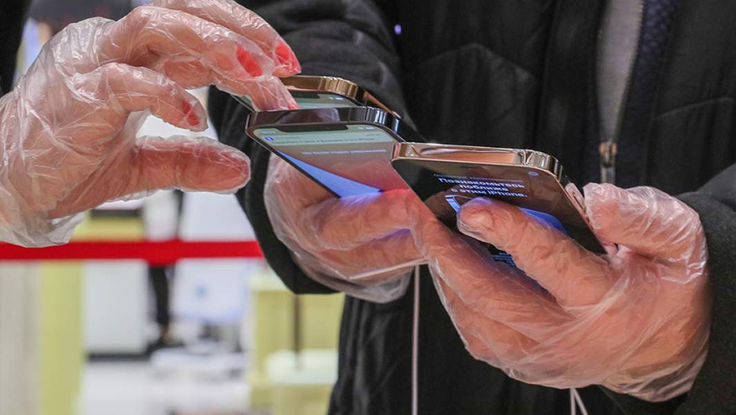 Продажа смартфонов в салоне связи