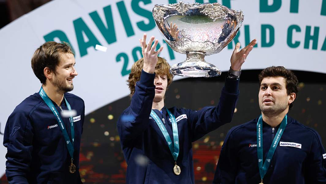 Сборная России во время церемонии награждения