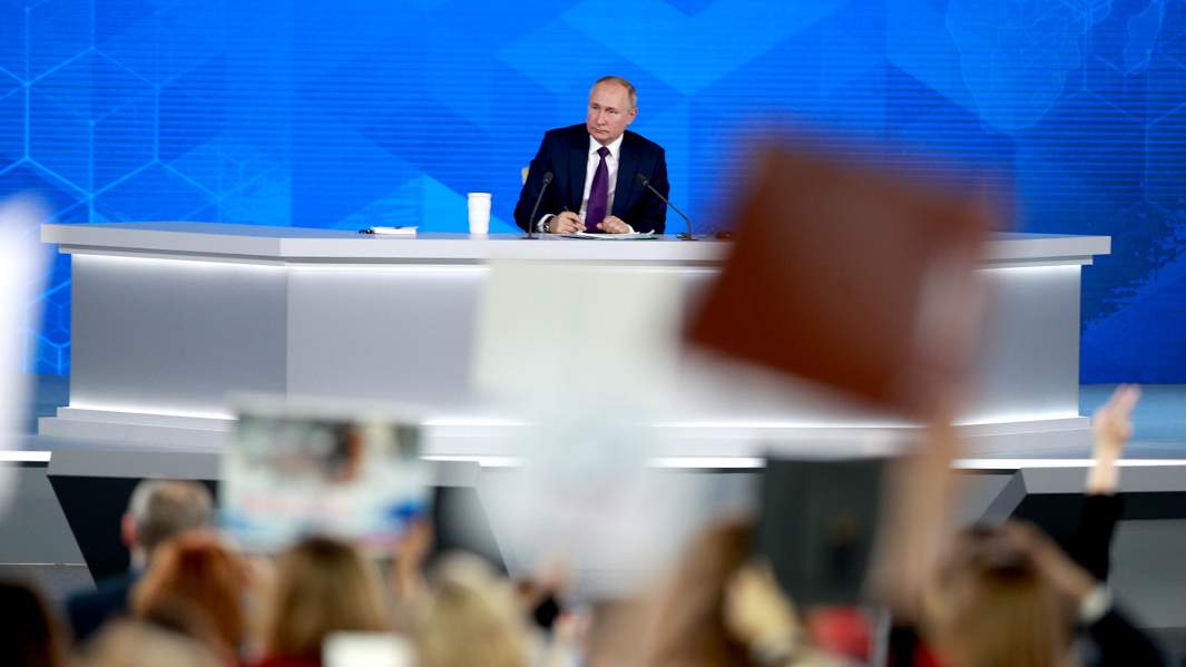Президент РФ Владимир Путин на большой ежегодной пресс-конференции в Центральном выставочном зале «Манеж»