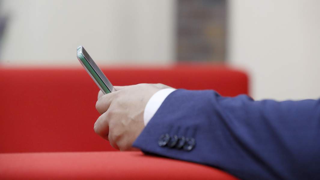 рука телефон