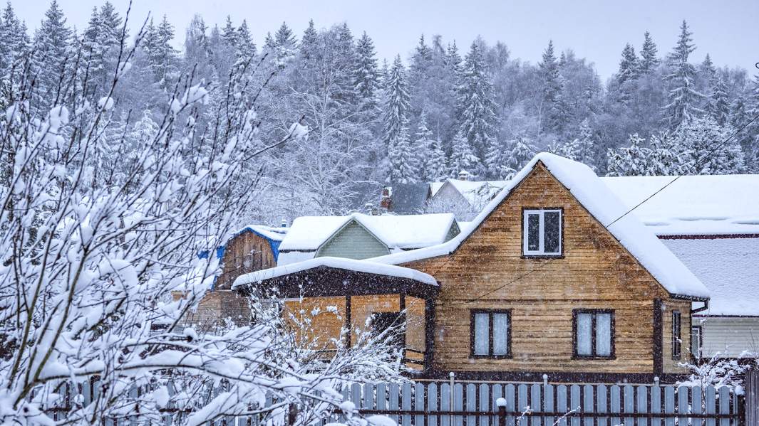 дачи снег