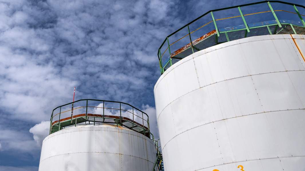 Сбор из избы: для сдерживания цен на бензин условия демпфера могут пересмотреть