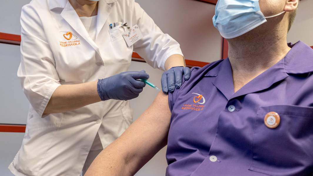 вакцинация врачи эстония