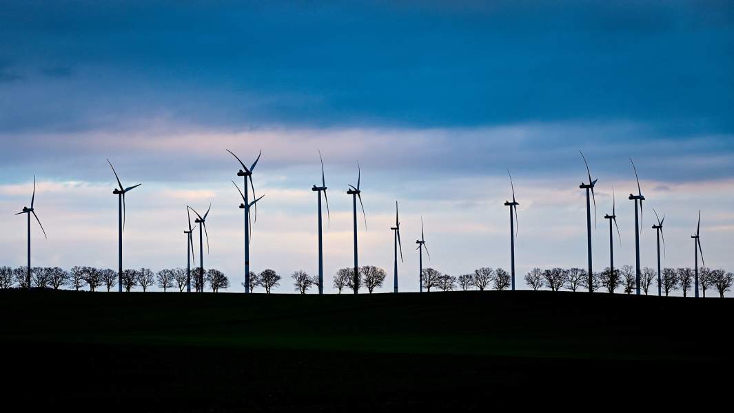 Ветряной энергетический парк «Одерворланд» в восточной части земли Бранденбург, Германия