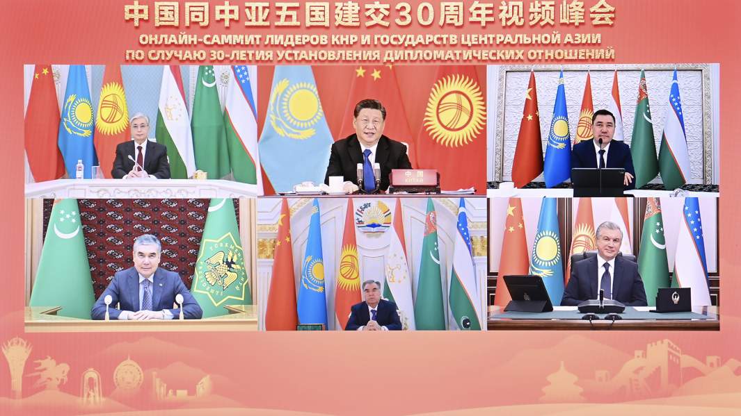 Председатель КНР Си Цзиньпин на виртуальном саммите, посвященном 30-летию установления дипломатических отношений между Китаем и пятью странами Центральной Азии, Пекин