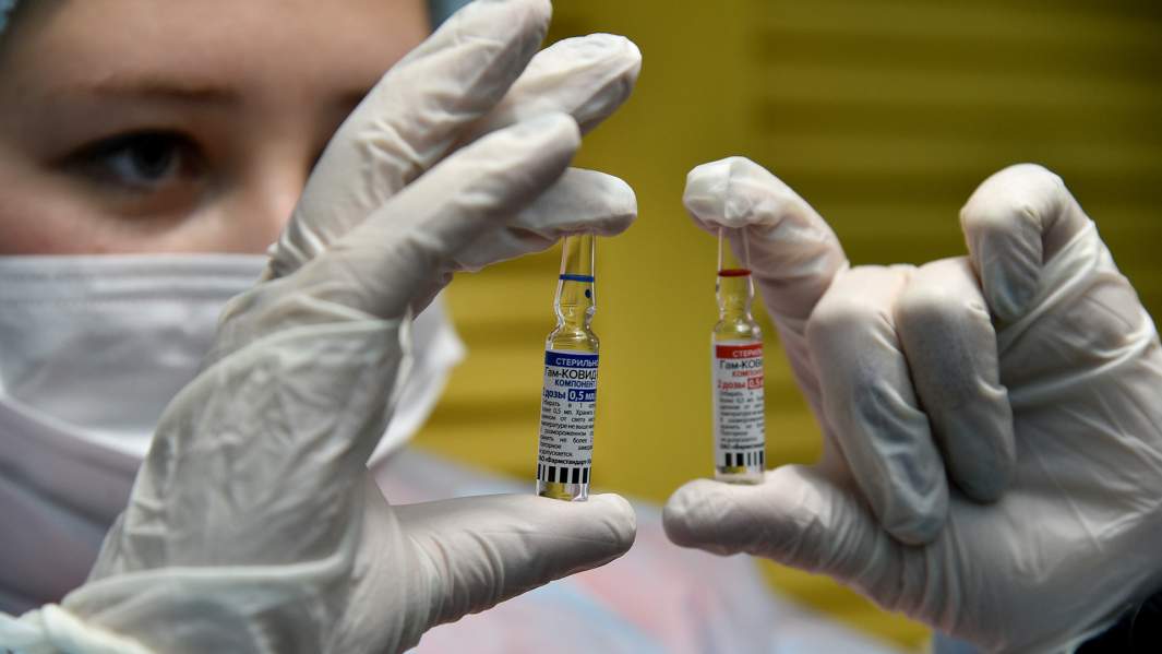 вакцина  прививка спутник