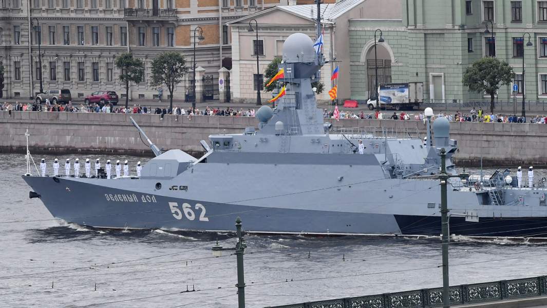 Путь на воду: МРК "Наро-Фоминск" отправят на Балтику Статьи Известия
