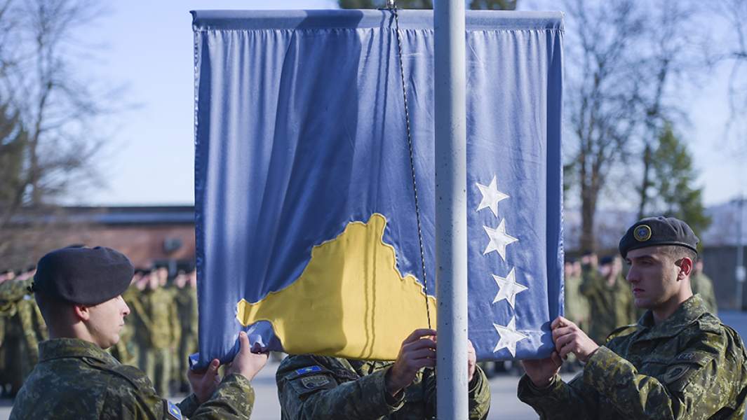 косово флаг солдаты