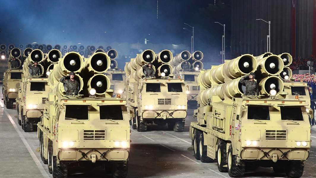 Военный парад по случаю 75-й годовщины основания Трудовой партии КНДР в Пхеньяне